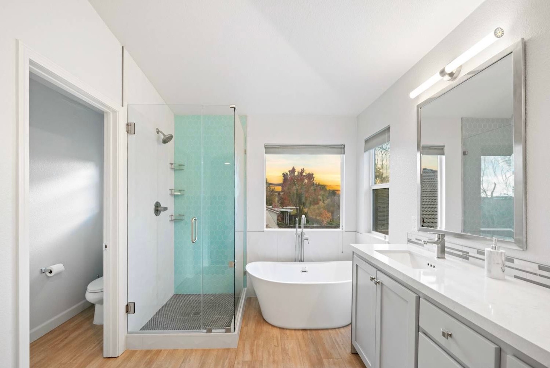 Modern Bathroom Renovation in Maspalomas – High-Quality Finishes