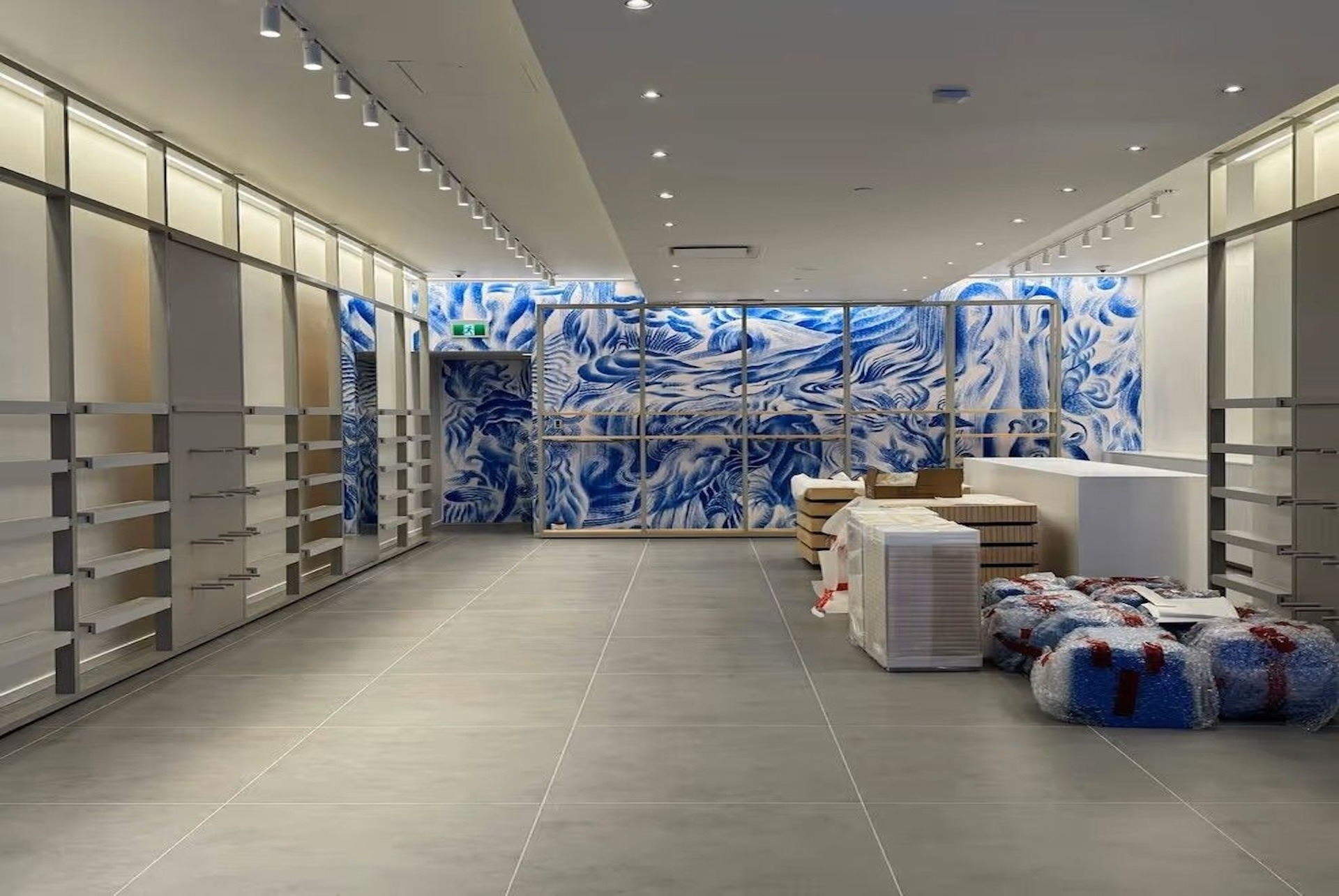 Shop renovation in Maspalomas with high-quality finishes and attractive commercial design